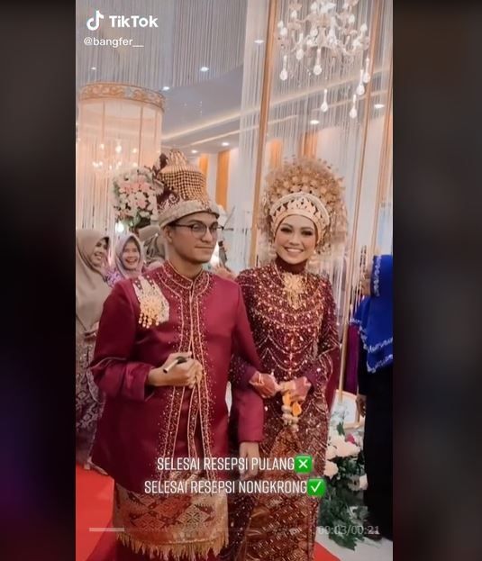 Viral Pengantin Wanita Malah Nongkrong Usai Resepsi (tiktok.com/@bangfer__)