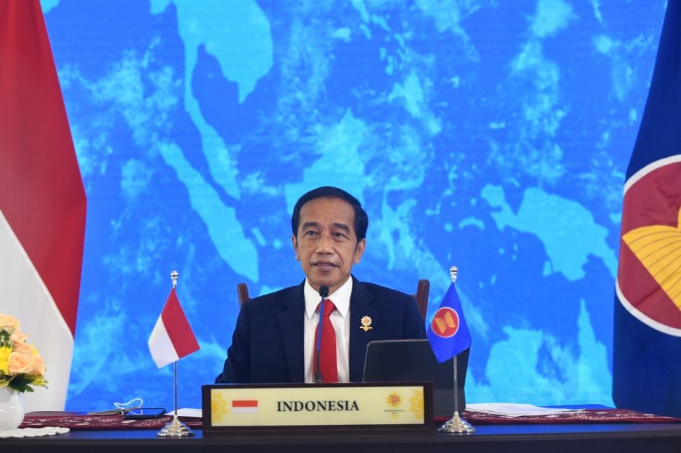 Presiden Jokowi saat berpidato di Konferensi Tingkat Tinggi (KTT) ASEAN ke-38 secara virtual. (BPMI)