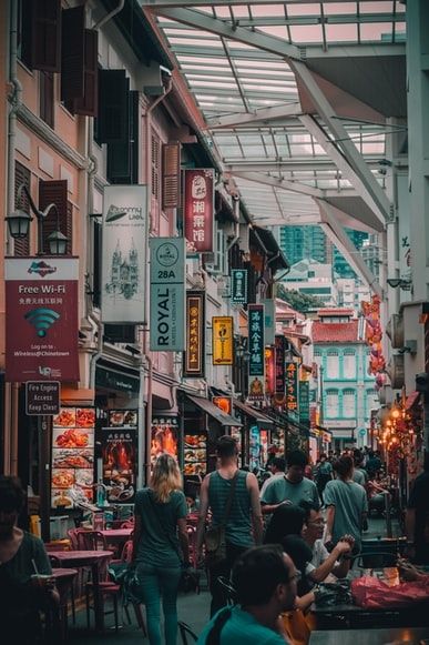 Ilustrasi Chinatown Food Street Singapura (Unsplash @lvnatikk)