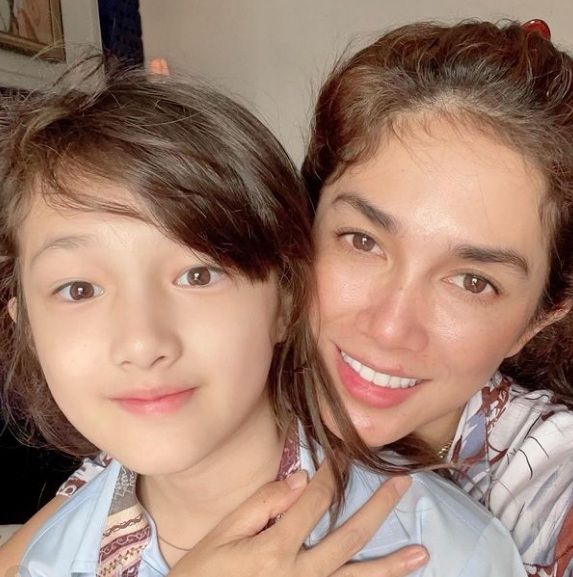 Ussy Sulistiawaty dan putrinya [Instagram]