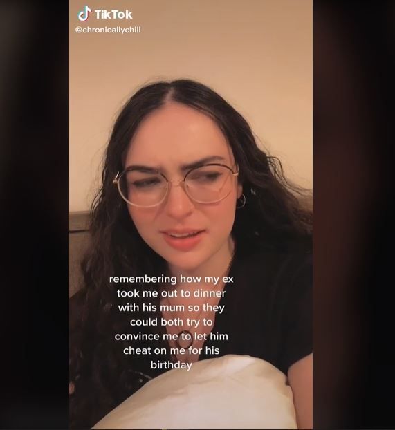 Curhat Wanita Suruh Beri Izin Selingkuh oleh Ibu Pacar (tiktok.com/@chronicallychill)