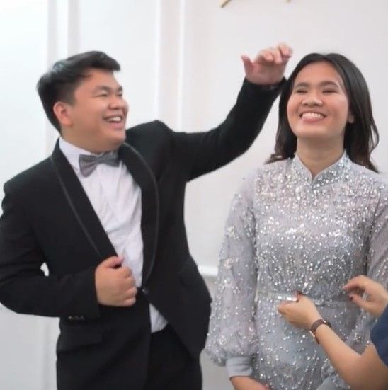 Momen Kiki eks CJR fitting baju pengantin. (Instagram/teukuryz)