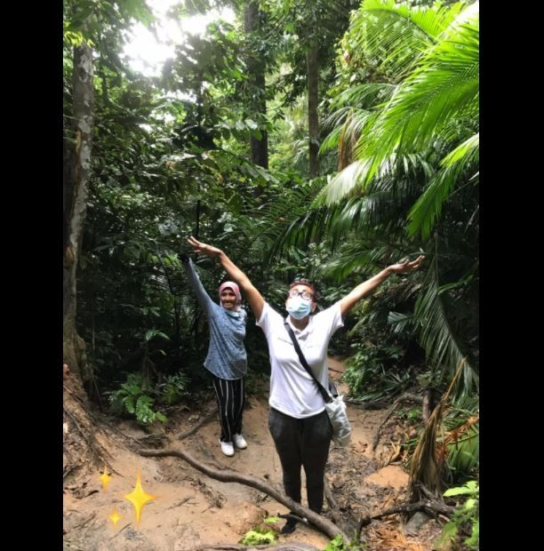 Viral Nenek 80 Tahun Mendaki Gunung Dalam 2 Jam (facebook.com/Esah Binti Hitam)