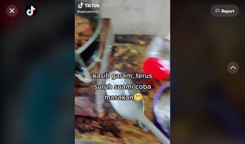 Diprank Istri Cicipi Makanan Penuh Garam, Reaksi Suami Ini Bikin Meleleh. (Dok: TikTok@alpiyancindy)