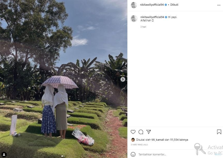 Nikita Willy ziarah di makam ayah (instagram.com)