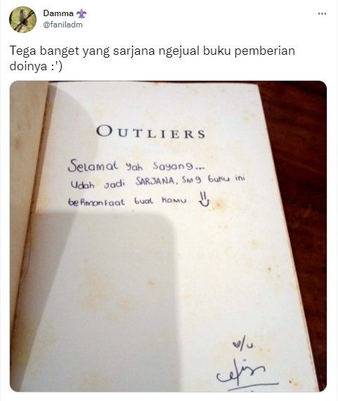 Pesan di buku (twitter.com/faniladm)