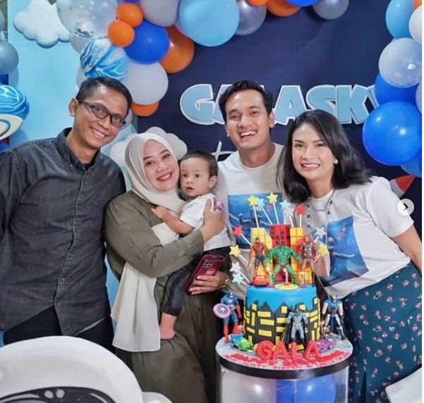 potret kedekatan Vanessa Angel dan ayah. [Instagram/puput_soedrajat]