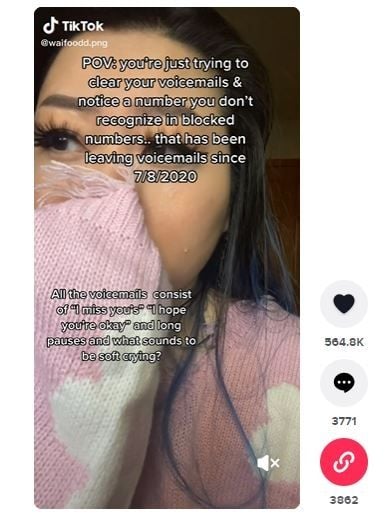 Wanita ini menangis saat dengar pesan suara pilu d ponselnya. (TikTok/@@waifoodd.png)