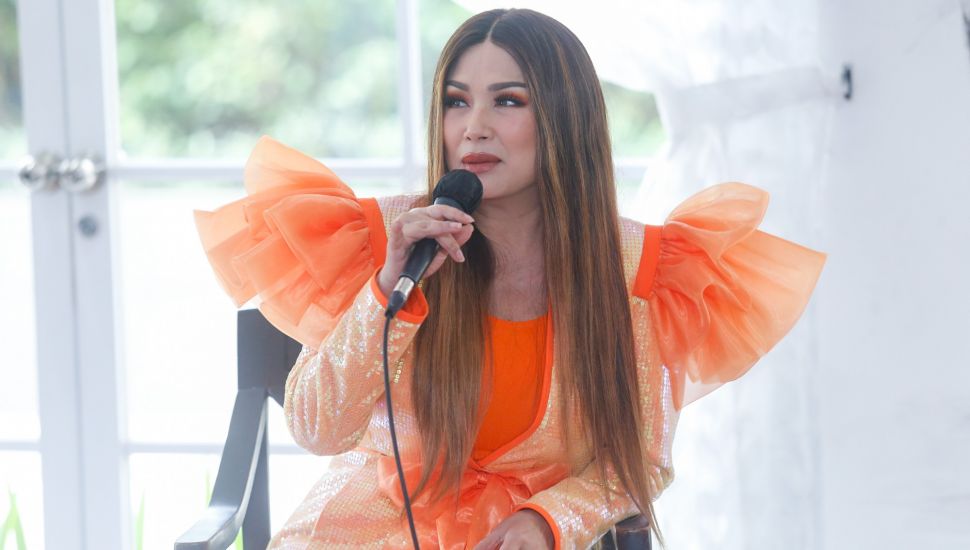 Penyanyi Titi DJ saat acara perilisan single 'Superwoman' di Kawasan Sudirman, Jakarta Pusat, Kamis (11/11/2021). [Suara.com/Alfian Winanto]