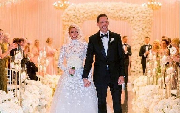 Paris Hilton menikah dengan pengusaha Carter Reum, Sabtu (13/11/2021).  (Dok. Instagram)