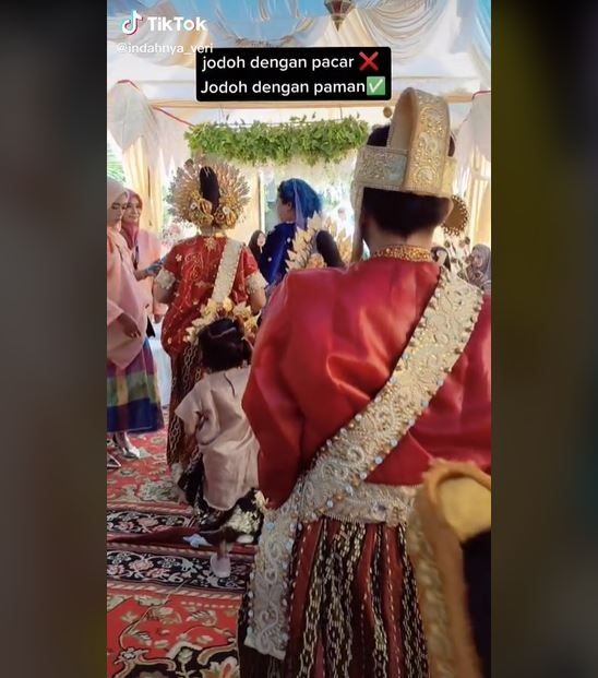 Viral Wanita Menikah dengan Paman Sendiri (tiktok.com/@indahnya_veri)
