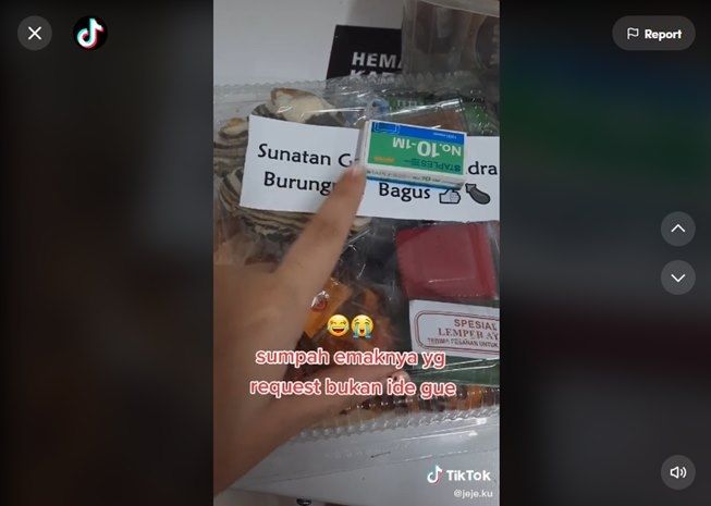 Viral ibu selipkan pesan di bingkisan sunatan anak. (TikTok/@jeje.ku)