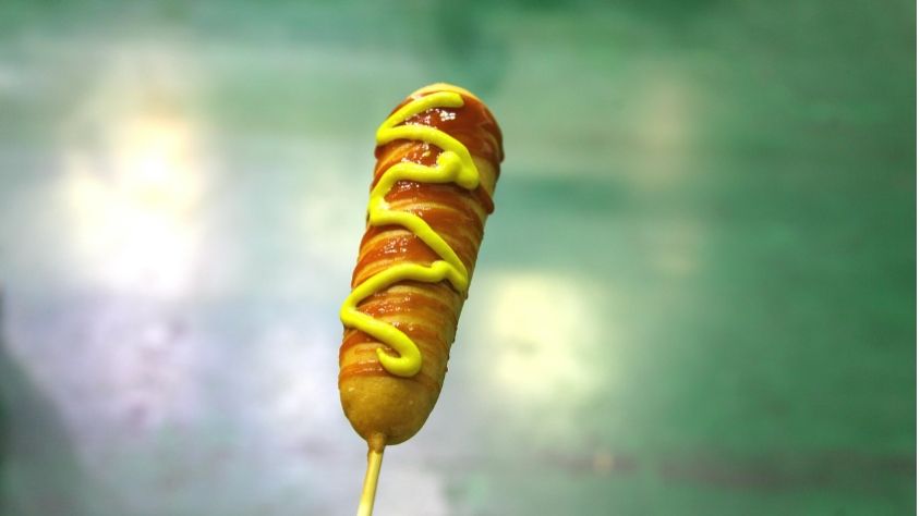 Ilustrasi makanan corndog (pixabay)