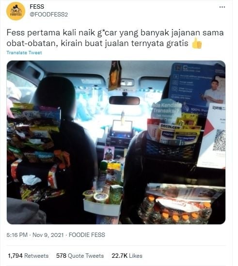 Jajanan di mobil online. [Twitter]