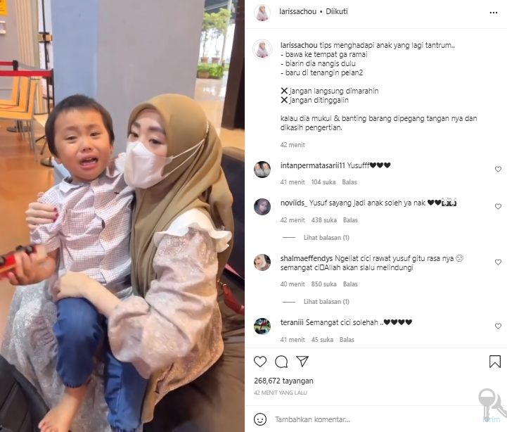 Larissa Chou tenangkan putranya (instagram.com)
