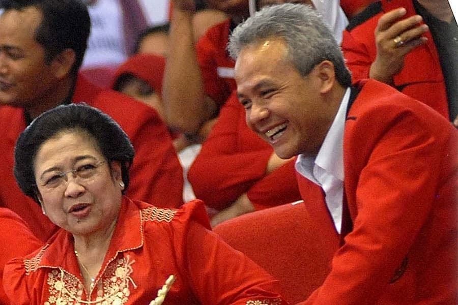 Gubernur Jawa Tengah Ganjar Pranowo dengan Ketua Umum PDIP Megawati Soekarnoputri. [Hops.id/Instagram/@ganjarpranowo]