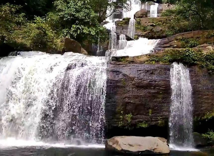 Air terjun Riam Bedawan. [direktoripariwisata.id