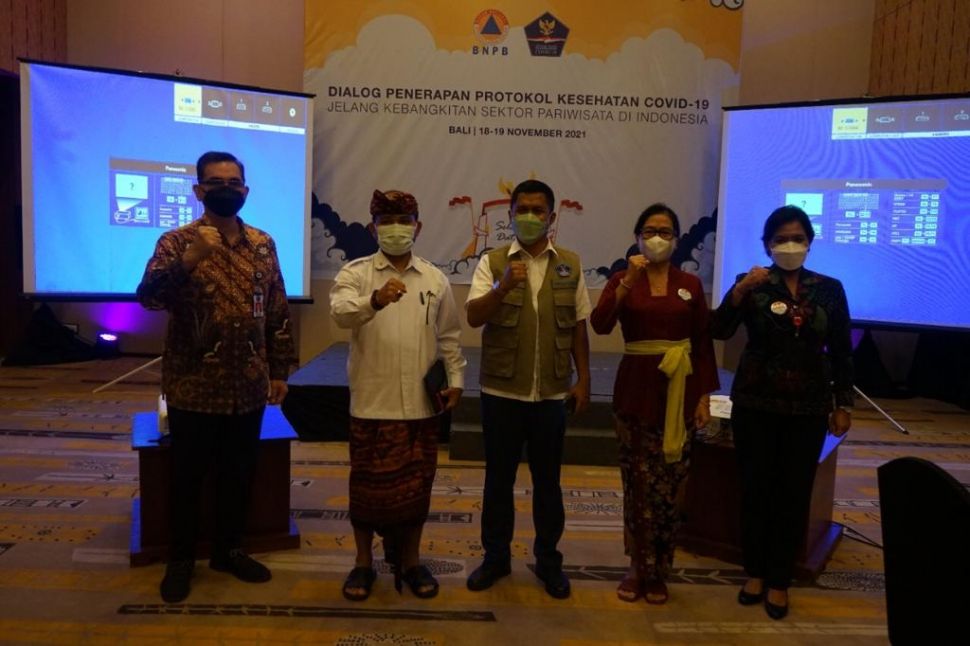 Dialog Penerapan Prokes Covid-19 Jelang Kebangkitan Sektor Pariwisata di Indonesia, di Bali, Kamis (18/11/2021). (Suara.com/Dini)