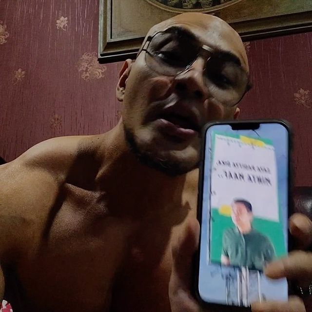 Deddy Corbuzier cari Raditya Dika. [Instagram/Deddy Corbuzier]