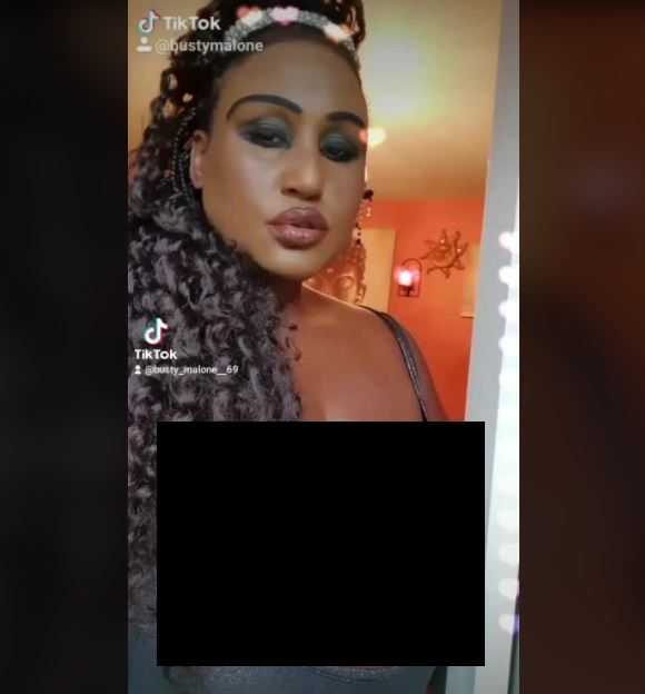 Curhat Wanita Merasa Didiskriminasi TikTok karena Ukuran Dada (tiktok.com/@busty_malone__69)