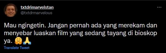 Penonton rekam cuplikan tayangan film di bioskop. (Twitter)