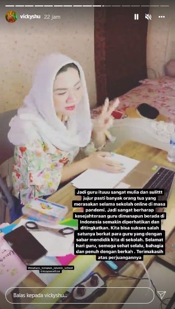 Vicky Shu mendadak jadi guru (instagram.com)