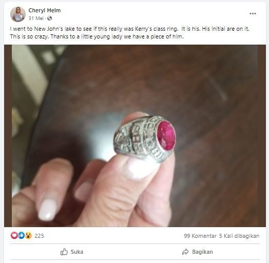 Bocah temukan cincin yang hilang 39 tahun lalu. (Facebook/Cheryl Helm)