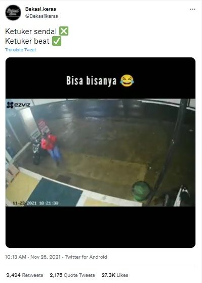 Tidak sengaja, sepeda motor tertukar. [TikTok] 