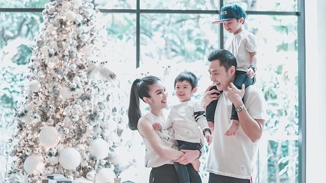 Potret Dekorasi Natal di Rumah Sandra Dewi. (Instagram/@sandradewi88)