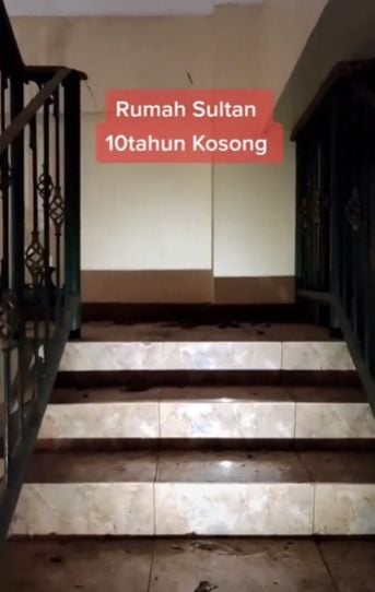 Rumah mewah tak berpenghuni. (Tiktok/@regazoa)