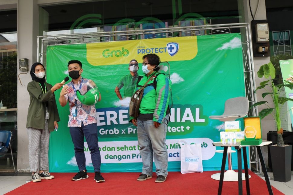 Prima Protect Plus, produk sanitasi dari OT Group, berkolaborasi dengan Grab Indonesia melakukan pembagian 5.000 paket sanitasi. (Dok. OT Group)