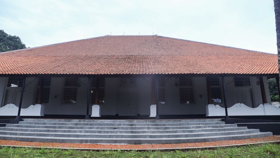 The condition of the Cimanggis House cultural heritage which has been rehabilitated by the Ministry of Public Works and Public Housing (PUPR) in Cimanggis, Depok, West Java, Saturday (4/12/2021). [Suara.com/Alfian Winanto]