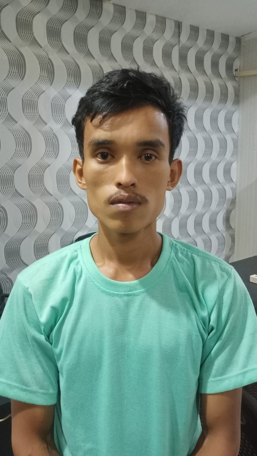 Bobi, jadi tersangka penjualan bayinya sendiri di Palembang, Sumsel. [Sumselupdate.com]