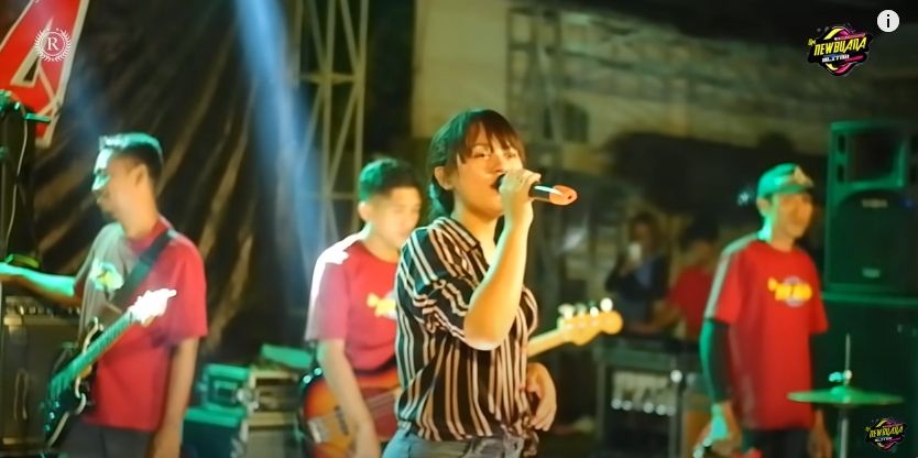 potret lawas Happy Asmara saat masih di orkes dangdut. [Youtube]