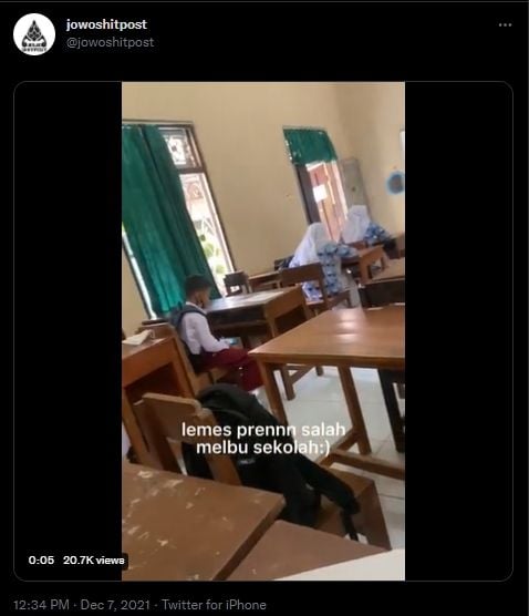 Bocah SD salah masuk sekolah. (Twitter/@jowoshitpost)