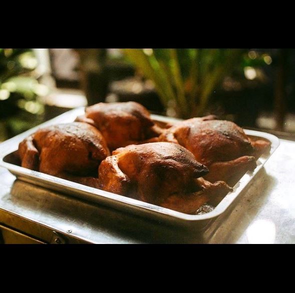 Rowstid Chikin ayam panggang khas Amerika jualan di bajaj (Instagram @rowstidchikin)