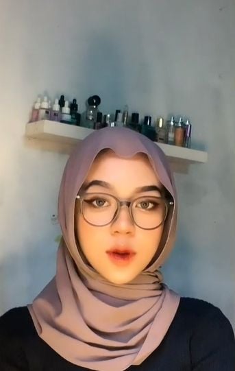 Perubahan wanita kuli pabrik tersebut langsung menjadi perhatian warganet. (Tiktok)