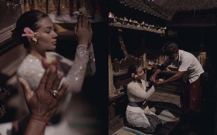 Ariel Tatum unggah foto jalani ritual di Bali. (Instagram/@arieltatum)