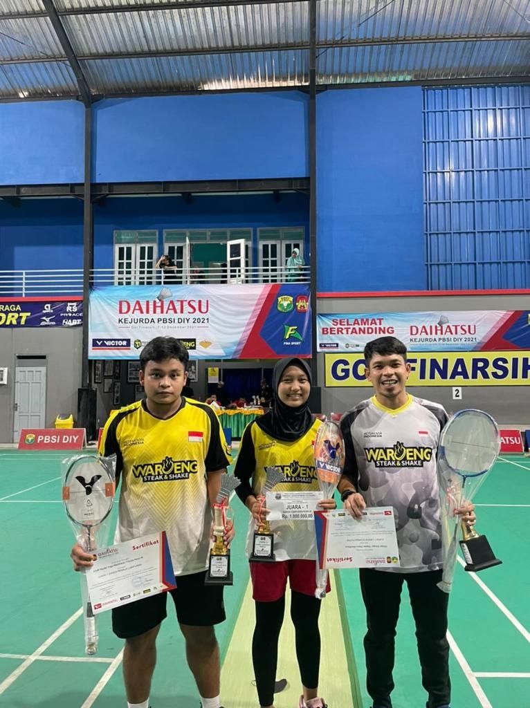 Waroeng Badminton Academy Raih Juara 1 di Kejurda PBSI DIY 2021. (Dok: Waroeng Steak and Shake)