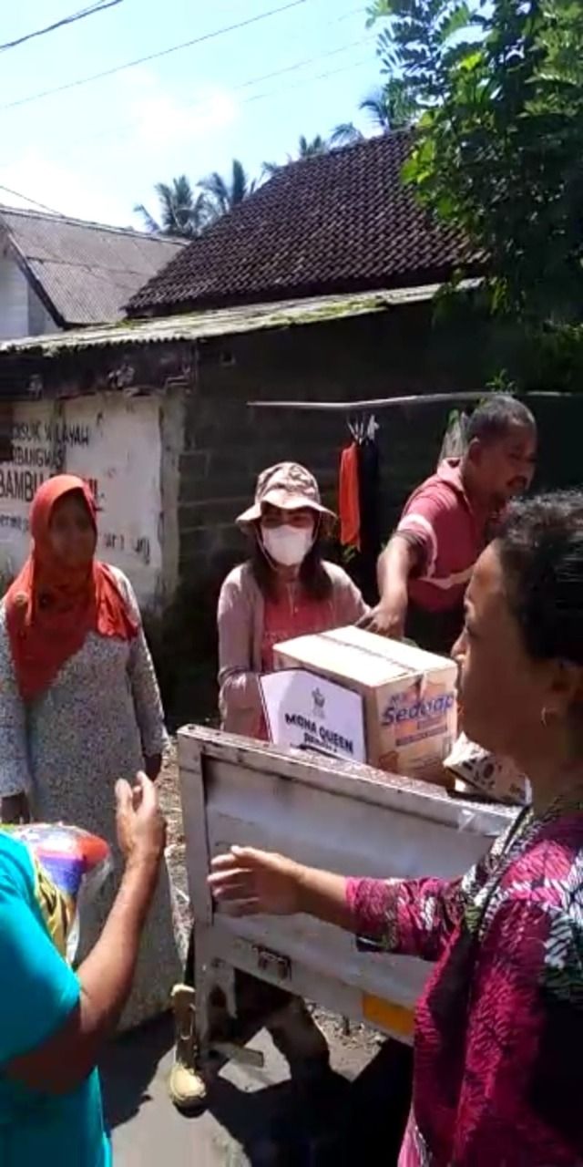 Kisah Pilu Mona Queen, Terjun Langsung Beri Bantuan Korban Erupsi Gunung Semeru. (Dok: Istimewa)