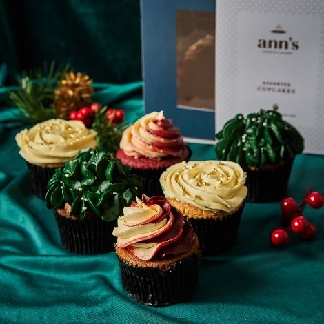 Holiday Cupcakes. (Ann’s Bakehouse & Creamery)