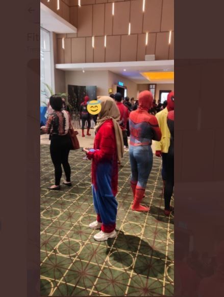 Viral Wanita Cosplay Jadi Spiderman Berhijab (twitter.com/Buzz_LenaYear)