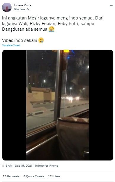 Angkot di Mesir setel musik Dangdut. [Twitter]