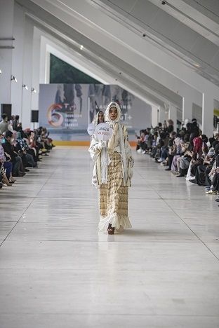 IFC Hadirkan Fashion Parade 100 Desainer. (Dok. IFC)