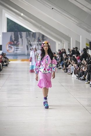 IFC Hadirkan Fashion Parade 100 Desainer. (Dok. IFC)