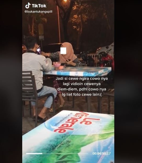 Pria Viral Dituding Lihat Foto Cewek Lain Saat Pacaran, Jadi Kontroversial (tiktok.com/@buttukangspill)