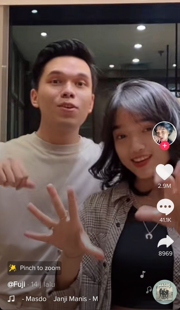 Kedekatan Fuji dan Thariq Halilintar. (TikTok/fujiiian)