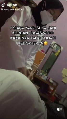 Cowok Ini Rela Hamil Demi Tugas Kuliah Sang Kakak. (TikTok)