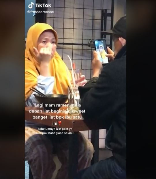 Viral Momen Romantis Pasangan Suami-Istri saat Makan Berdua (tiktok.com/@freshcarecabe)