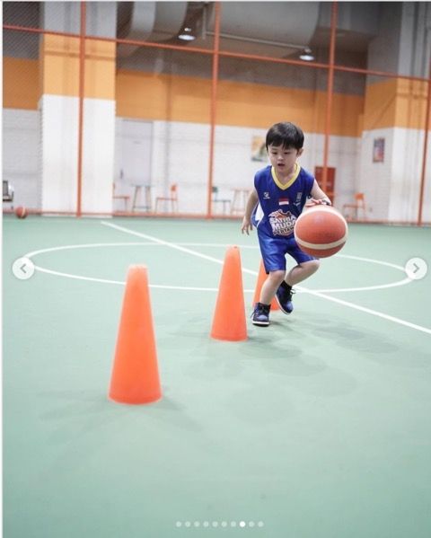 Potret Raphael Moeis Latihan Basket (Instagram/@raphaelmoeis)